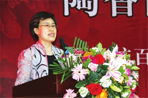 洛陽(yáng)市委常委、組織部部長(zhǎng)，洛陽(yáng)市關(guān)心下一代工作委員會(huì)主任陳向平致辭