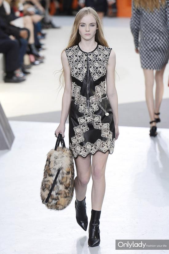 露胸露腿真的過時(shí)了 周公子教你露出高級感