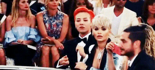 Chanel秀場(chǎng)，看GD這霸氣的小表情