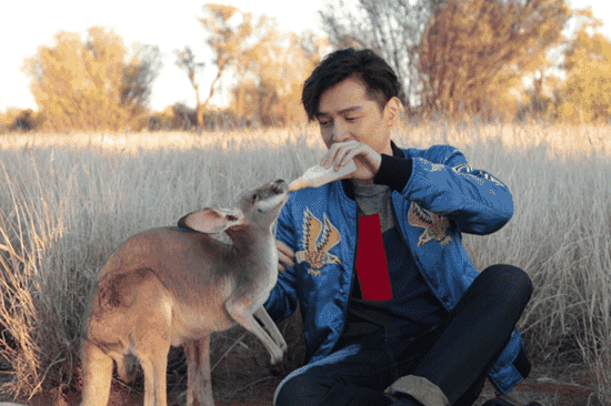 乖哦，慢慢吃~