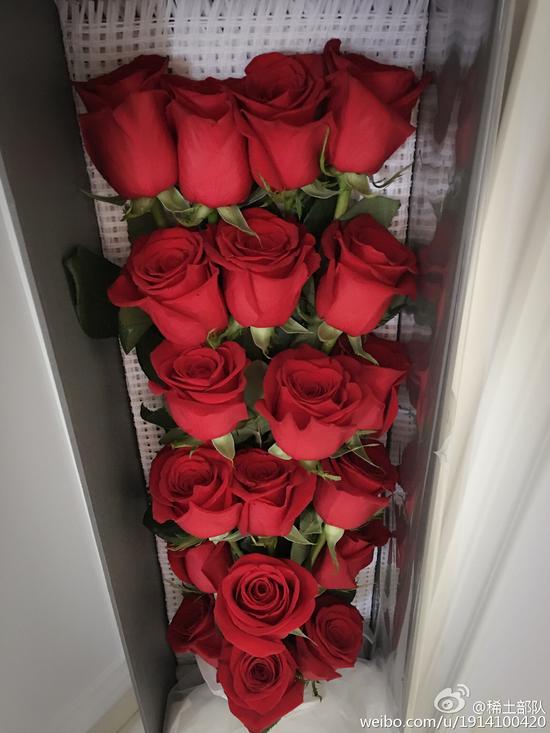 章子怡慶結(jié)婚紀念日