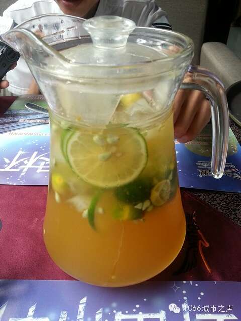 金桔青檸汁。唇齒留香！