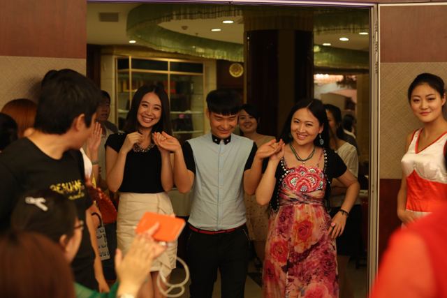 蔚藍、亞楠、安娜