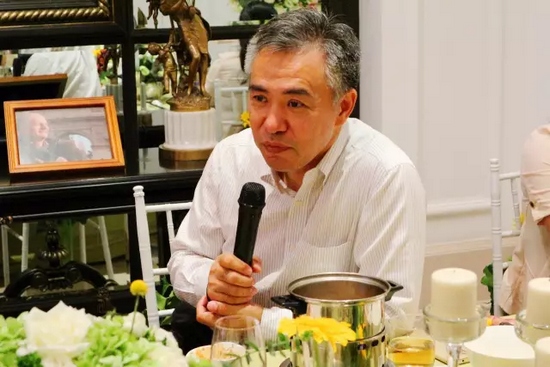 就藝術(shù)品投資收藏、人工智能、基因檢測等話題，劉東曉博士一一做了分析講解。