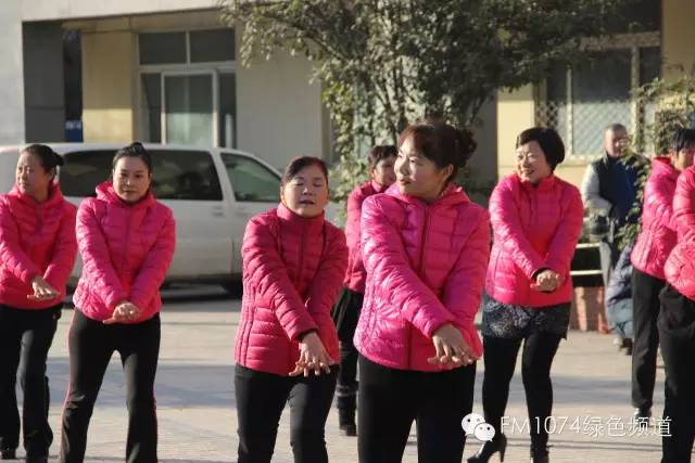 鄭州人民醫(yī)院生命奇跡藝術團《白金急救十分鐘》舞蹈表演