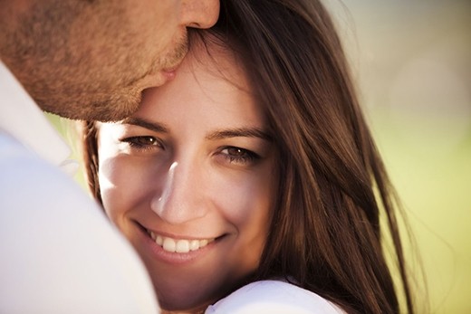 妻子漂亮，丈夫相貌平平