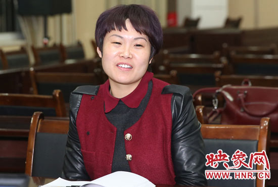 “焦裕祿式好干部”楊艷敏接受采訪。
