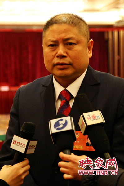 全國政協(xié)委員，河南弘昌集團(tuán)、信陽毛尖集團(tuán)董事長陳世強(qiáng)