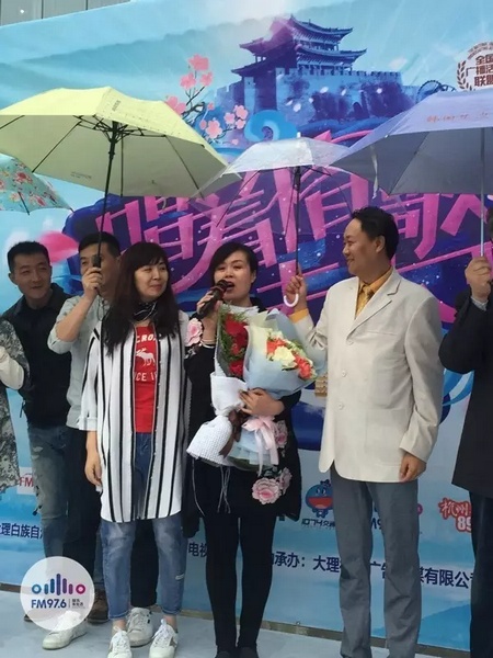 海波瞞著妻子，請(qǐng)來妻子的家人，耿梅驚喜感動(dòng)，喜極而泣~