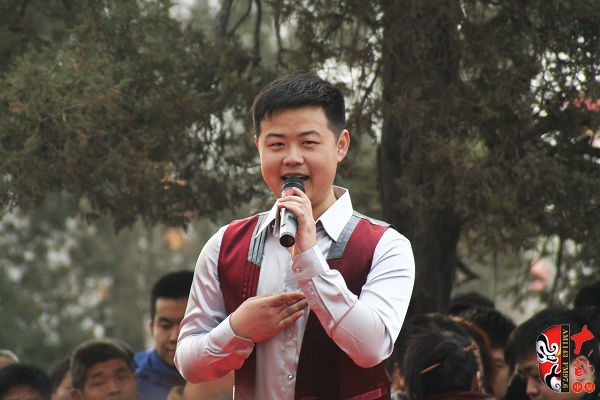 2012年度河南十大名票榜首、《梨園春》2007年度銀獎(jiǎng)擂主陳迎輝演唱豫劇《春秋配》選段“遇君子在荒