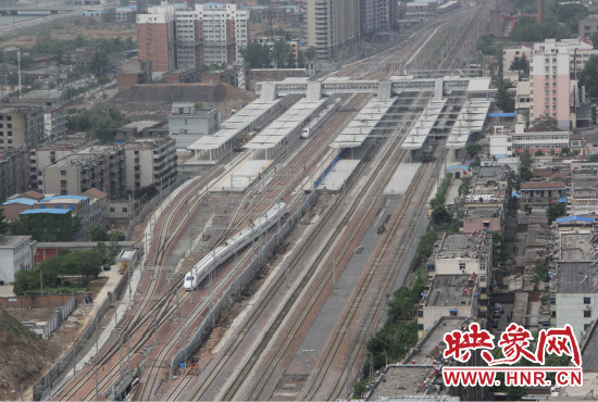 本次運(yùn)行試驗(yàn)由2列CRH2A型動(dòng)車組擔(dān)當(dāng)，計(jì)劃試驗(yàn)速度為每小時(shí)200公里。