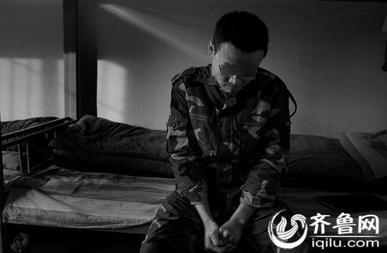 　因癡迷于賭博，研究生方光被學(xué)校開除。方光在濟南一戒網(wǎng)學(xué)校接受教育