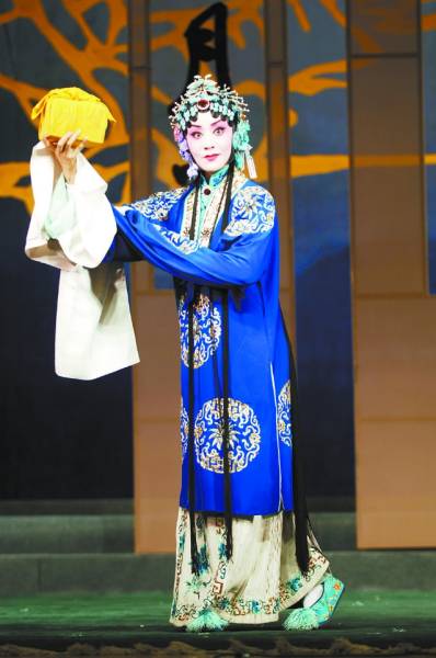 34歲“高齡”的大四學(xué)生劉雯卉這一次著實(shí)讓母校中國(guó)戲曲學(xué)院驕傲了一把