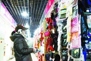 防護(hù)口罩標(biāo)準(zhǔn)缺失價(jià)差數(shù)千倍都稱能防PM2.5 防護(hù)口罩標(biāo)準(zhǔn)缺失價(jià)差數(shù)千倍都稱能防PM2.5