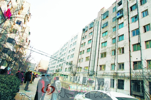 鄭州市瑞達路啟明村小區(qū)一戶居民家中（紅圈標示處），天然氣發(fā)生爆炸。