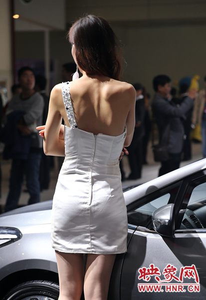 雖然進入深秋，車模依然“輕裝”上場。