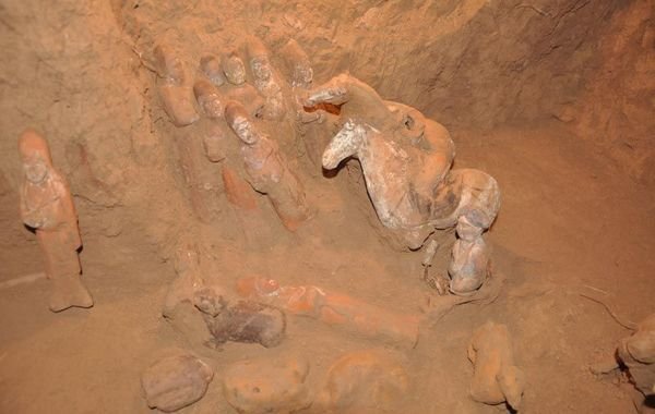 陜西省文物局對外公布了日前發(fā)掘的唐代女官上官婉兒墓葬的照片。