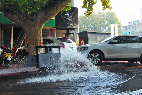 事發(fā)現(xiàn)場水流成河 事發(fā)現(xiàn)場水流成河