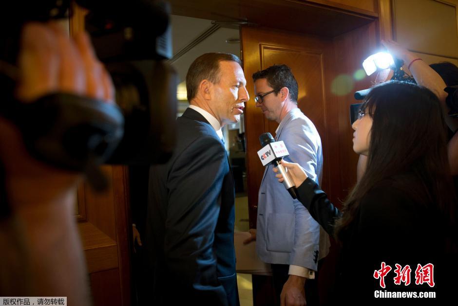 澳總理北京召開記者會(huì) 確認(rèn)信號(hào)來自于MH370 澳總理北京召開記者會(huì) 確認(rèn)信號(hào)來自于MH370