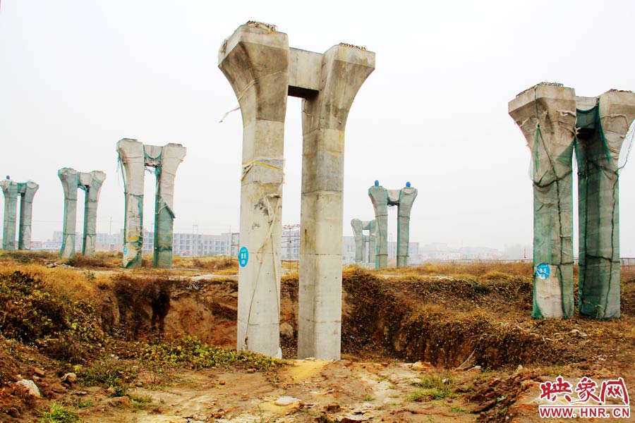 相關(guān)負(fù)責(zé)人也對(duì)外表示，投資15個(gè)億的項(xiàng)目，實(shí)際到賬的只有6000多萬(wàn)元，所以工程被迫停下。