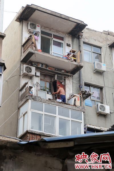 據(jù)了解，該棟房屋建造于1986年，距今已經(jīng)30年。