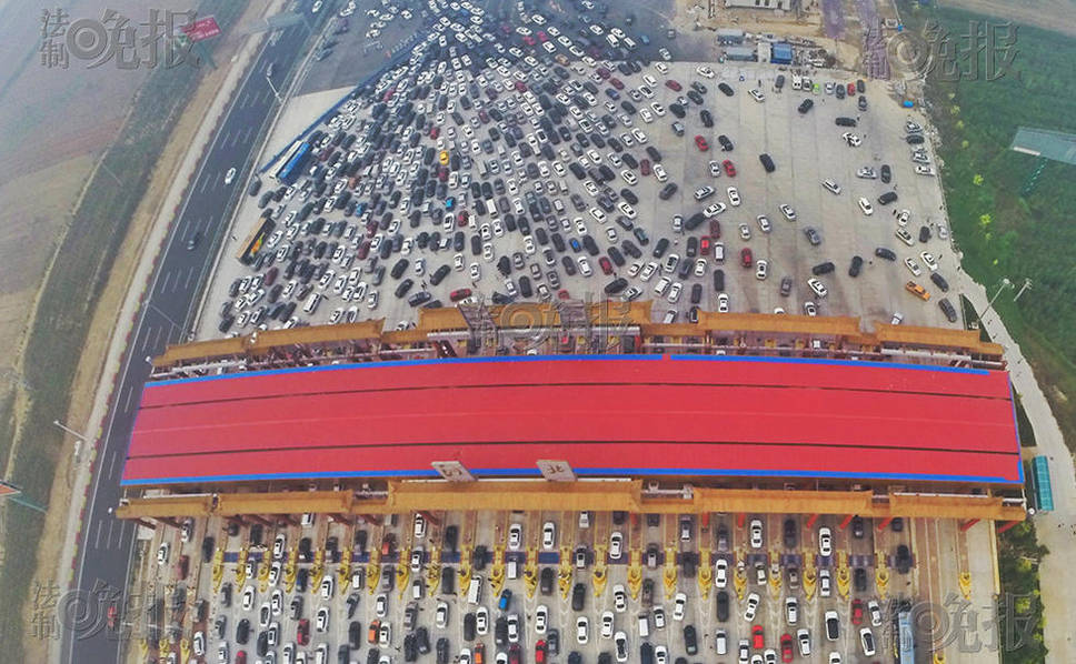 滯留的大批車(chē)輛。