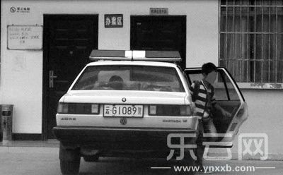 網(wǎng)友舉報(bào)云南紅河州森林公安警車私用。