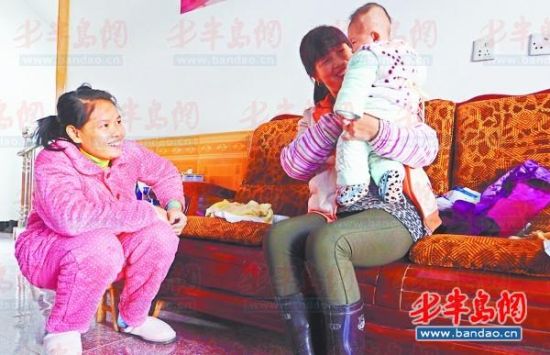 一位嫁給村民的外籍女孩認(rèn)為她們的主要作用其實(shí)是生孩子。