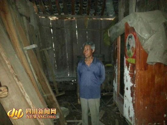 王本余的堂兄王本武向四川新聞網(wǎng)記者介紹王本余還剩下的財(cái)物。