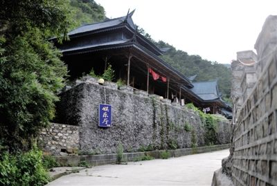 一處仿古“娛樂廳”位于山莊深處。