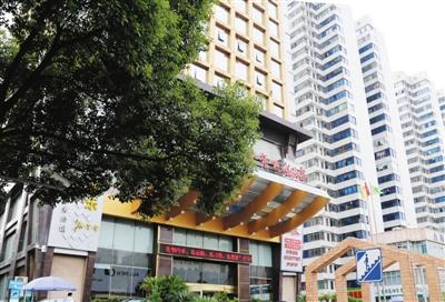 衡陽官員趙安民與之保持聯(lián)系，并邀約女子在這家酒店房間見面。