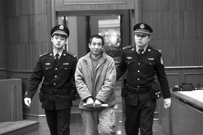 黑車司機因扎死人后賠償受害人32萬獲輕判 黑車司機因扎死人后賠償受害人32萬獲輕判