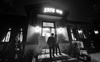 人大校內(nèi)開俄式餐廳2人一餐吃掉半月伙食費 人大校內(nèi)開俄式餐廳2人一餐吃掉半月伙食費