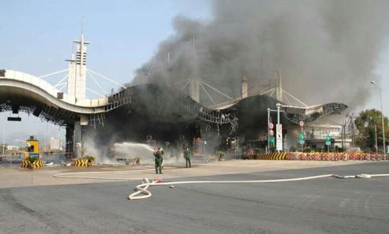 1月16日中午，G60（滬昆）高速浙江段常山收費站發(fā)生一起貨車自燃事故