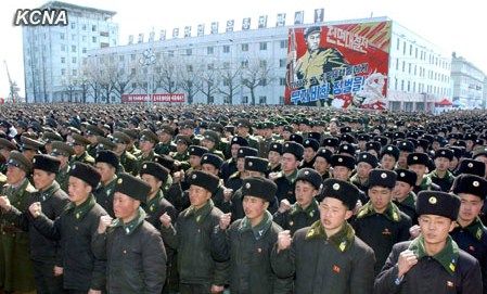 朝鮮黃海北道、咸鏡南道和南浦市11日舉行軍民大會，支持朝鮮人民軍最高司令部發(fā)言人聲明。