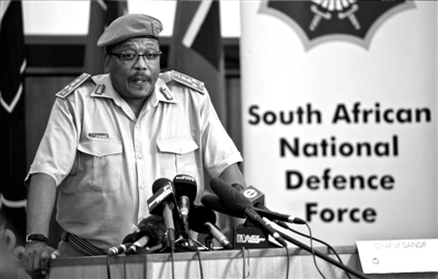 3月23日，中非共和國(guó)首都班吉，從加蓬首都利伯維爾出發(fā)的法國(guó)增援部隊(duì)共計(jì)200名士兵抵達(dá)班吉國(guó)際機(jī)場(chǎng)