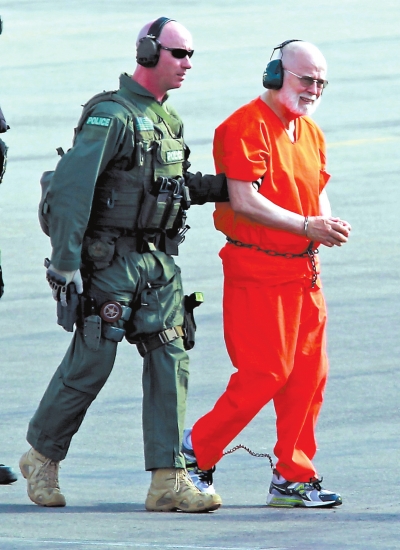 詹姆斯·巴爾杰（右）2011年資料圖片。圖/CFP