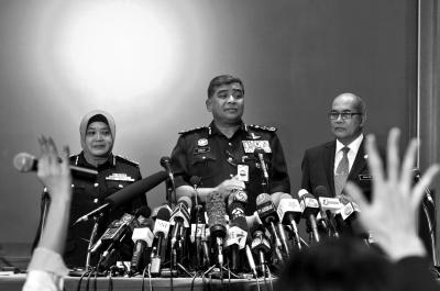 馬來西亞總警察長答記者問。記者陶冉 攝