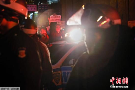 美國多地爆發(fā)抗議活動(dòng) 為非裔小販尋公平正義