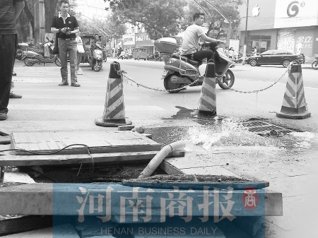 污水不停冒出，隔幾分鐘就要抽一次