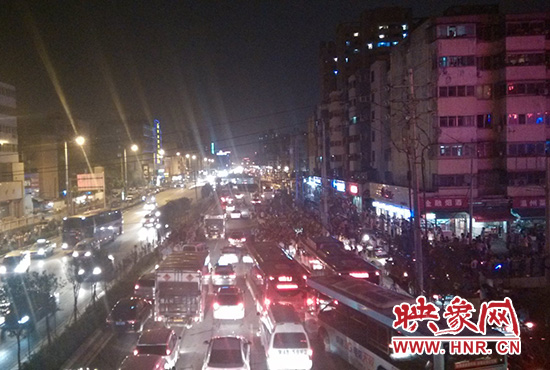 8月7日晚21點(diǎn)5分，道路終于恢復(fù)通行