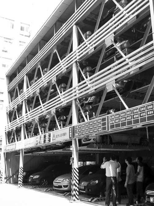 　鄭州新建的28座立體車庫，多數(shù)沒有規(guī)劃許可證
