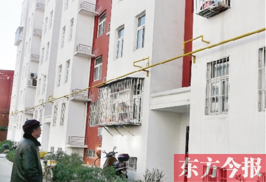 程習(xí)林在原本以為交錢后就能拿到手的房子面前戀戀不舍 程習(xí)林在原本以為交錢后就能拿到手的房子面前戀戀不舍