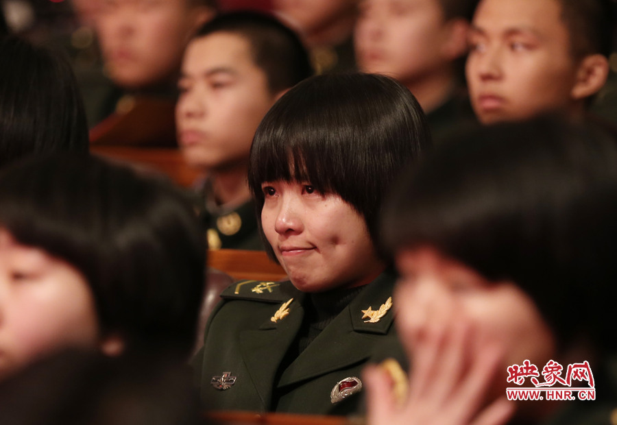 現(xiàn)場觀眾感動落淚。