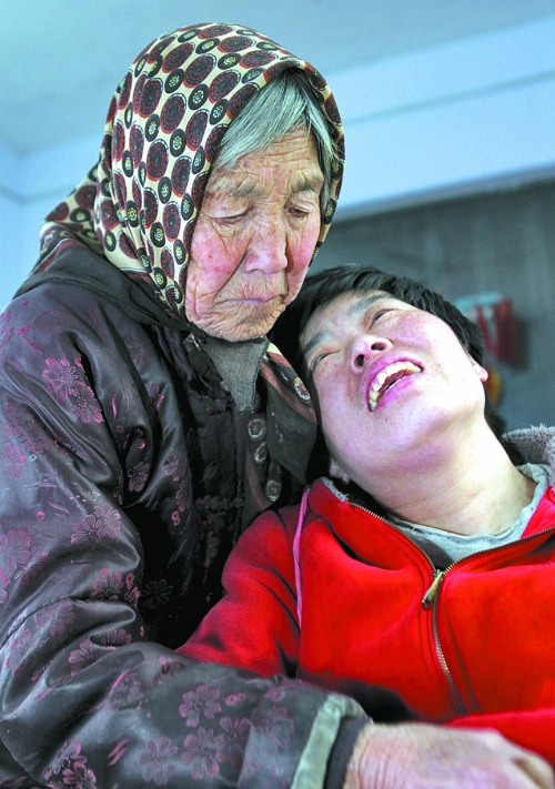 78歲婆婆照顧重病兒媳 稱(chēng)其就是自己的親閨女