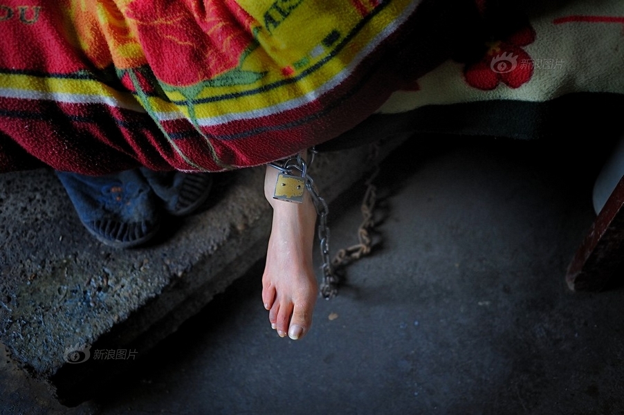 “籠中人” “籠中人”