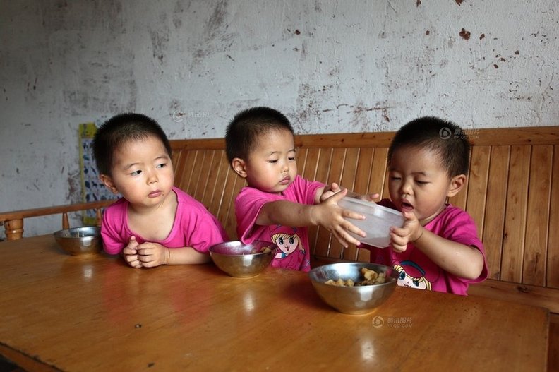 高齡產(chǎn)婦和她的三個娃 高齡產(chǎn)婦和她的三個娃