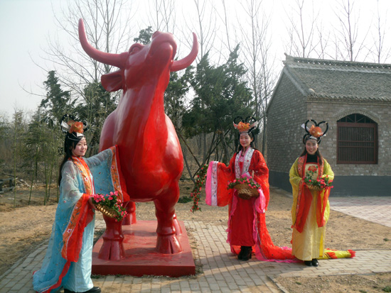 春滿商都逛廟會(huì) 龍馬精神過(guò)大年 春滿商都逛廟會(huì) 龍馬精神過(guò)大年