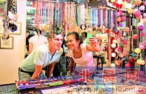 更多的購物樂趣要在夜市、跳蚤市場中慢慢發(fā)掘。