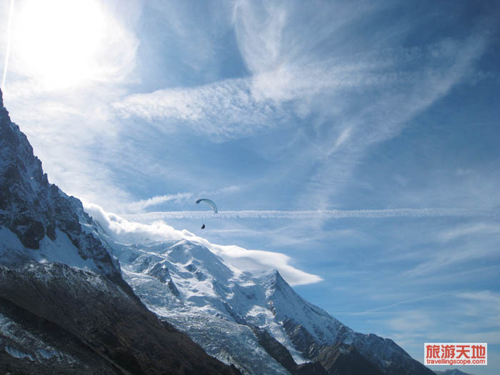 滑翔傘美女帶你御風而行 滑翔傘美女帶你御風而行